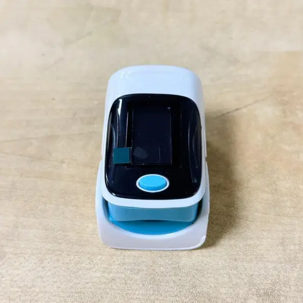 Pulse oximeter for measuring blood oxygen saturation and pulse rate