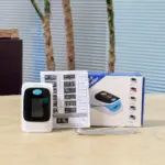 Pulse oximeter for measuring blood oxygen saturation and pulse rate