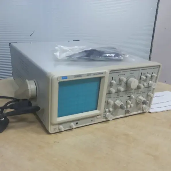 CO-620A analog oscilloscope for signal visualization, circuit testing, and electronics lab training.