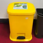 Pedal dust bin BD plastic foot operated waste bin with lidPedal dust bin BD plastic foot operated waste bin with lid