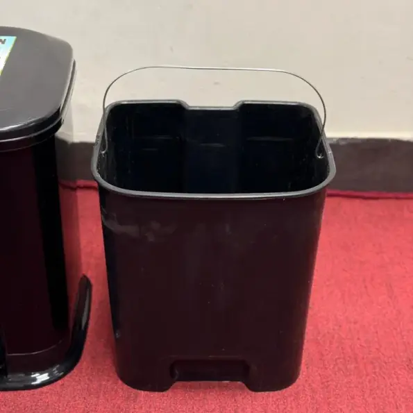 20L pedal dust bin black Bangladesh