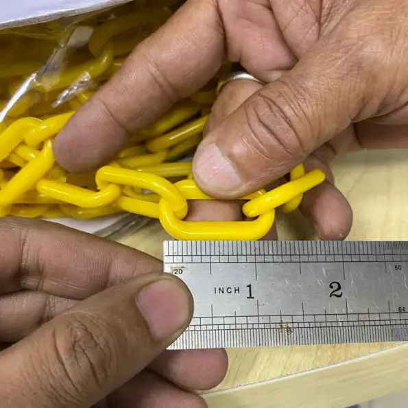 Plastic safety chain 6mm yellow roll 20 meter for barrier and safety use