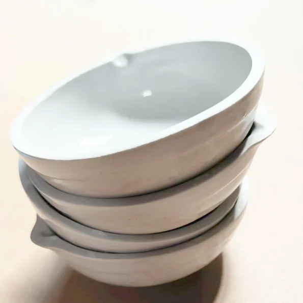 Laboratory Use 40ml-5000ml Chemistry Thickened Porcelain Round Bottom 82mm 90mm 100mm Ceramic Evaporating Dish With Pouring Lip